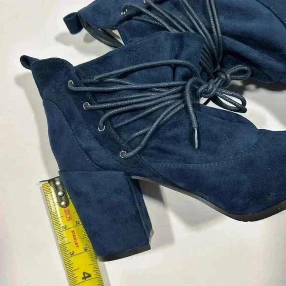 NIB!Love Athena-Navy Faux Suede Relaxed  Lace Up Detail Chunky Heel Size 9 - Picture 7 of 10